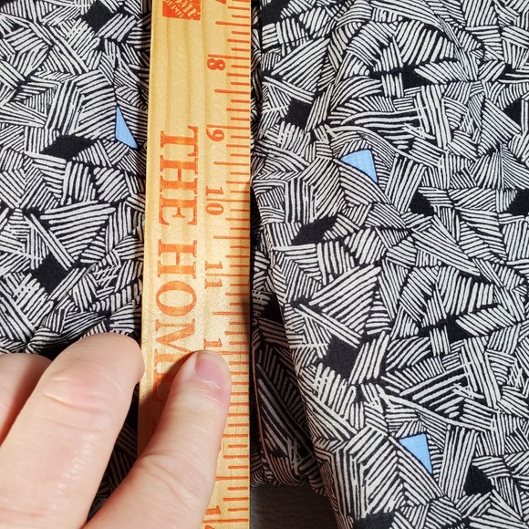 Tommy Bahama Shorts Mens 36 Gray Black Geometric Print Stretch Preppy Golf Chino - Picture 5 of 8